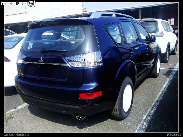 2010 All New Outlander 豪華型時尚藍小開箱文分享