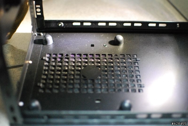 [開箱]NZXT Tempest Evo(超暴風)機殼