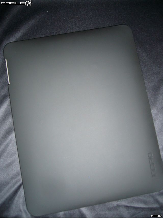 My iPad - Incase 包包 + INCIPIO 保護殼 + 4CLEAN 螢幕清潔劑