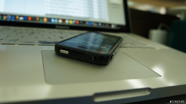 Apple IPHONE4 送的原廠保護套（追加正副廠照）