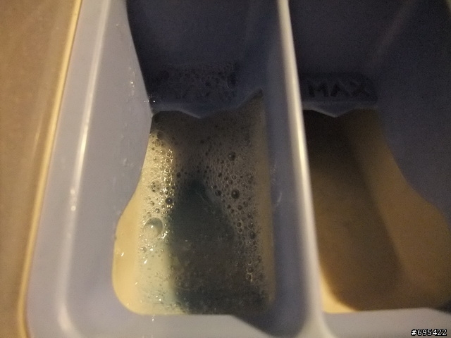 [開箱趴吐玩很大]~LG洗脫烘蒸氣加烘鞋之老婆不在回娘家~直接丟鞋進去洗XD