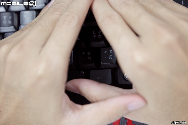 四季都讓手吹電風～曜越電競鍵盤 CHALLENGER 實測分享