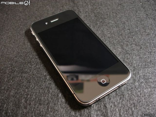 [開箱] iPhone 4 半開箱文與使用心得，同場加映iPad WI-FI 64G、iPad Case開箱！