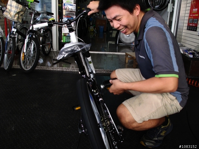 [開箱文]我家公主的第一輛MTB--MERIDA DAKER 2.0 / LADY