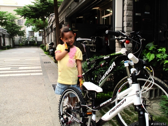 [開箱文]我家公主的第一輛MTB--MERIDA DAKER 2.0 / LADY