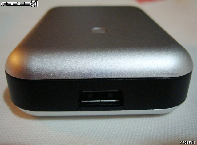 真是高質感好棒的Iphone充電器呀.......