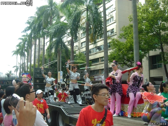 國慶花車遊行沒有正妹之有圖有真相