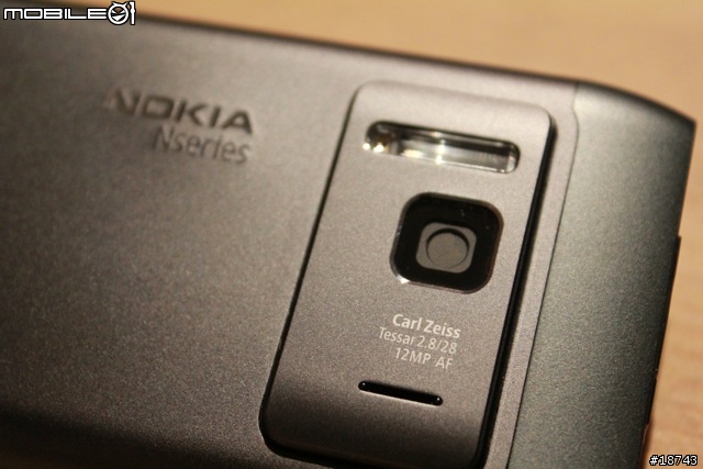 [搶鮮開箱] Nokia N8 黑魂版