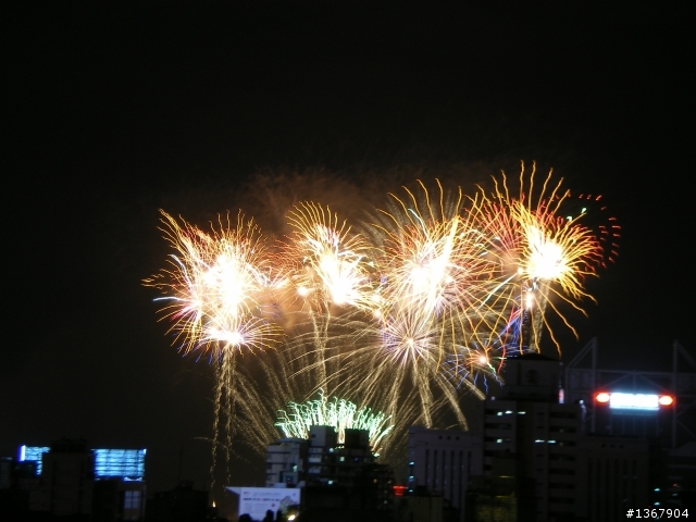 你跟了我3年了，這是我第一次這麼認真的對待你(99.10.10國慶煙火秀-淡水3-5號水門)