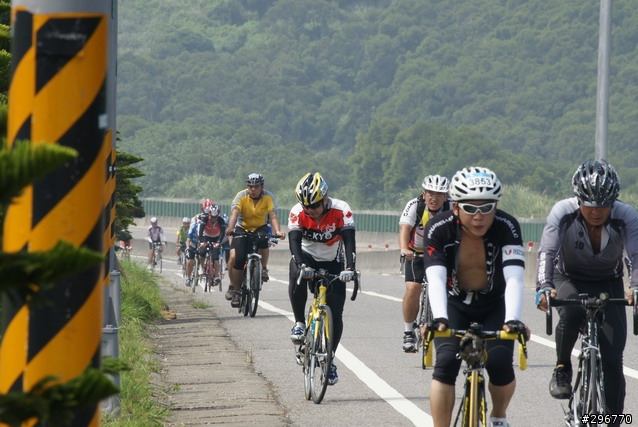 99/10/02(六) NS西濱400K/200K上午09:00~09:50 北上白沙屯派出所前的照片