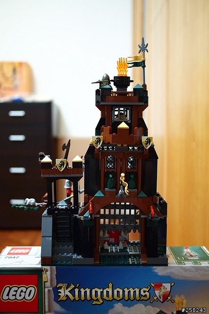 【西西分享】LEGO樂高-Kingdoms系列 監獄塔營救行動
