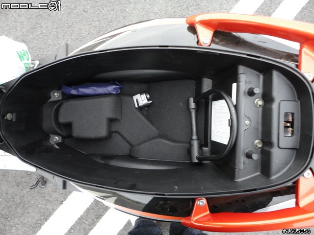 [開箱]KCC Racing 150 黑戀橘