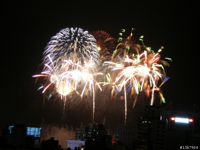 你跟了我3年了，這是我第一次這麼認真的對待你(99.10.10國慶煙火秀-淡水3-5號水門)