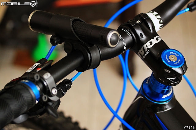 2011 GIANT Trance X2 開箱文 （圖多）2010/12/16 新增爆亮頭燈！2011/03/19 新增GARMIN EDGE 800!