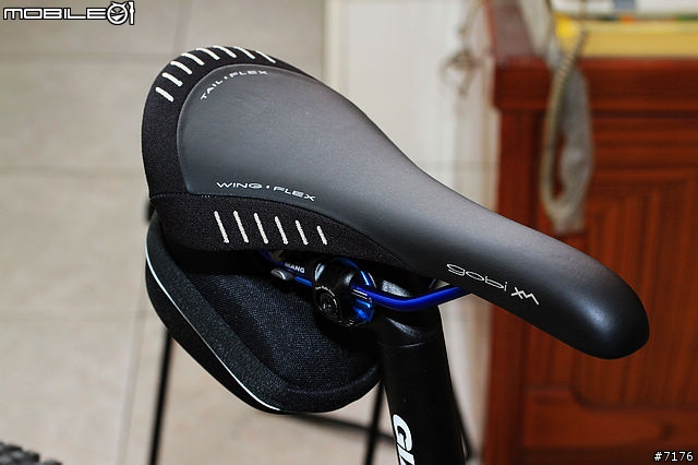 2011 GIANT Trance X2 開箱文 （圖多）2010/12/16 新增爆亮頭燈！2011/03/19 新增GARMIN EDGE 800!