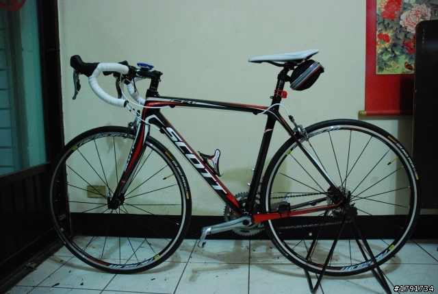 剛入手 第一台公路車SCOTT CR1(亂照別罵我)