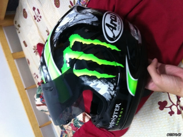 (無箱文)看過許多大哥大姊的Arai MONSTER 我也忍不住去買拉(圖少