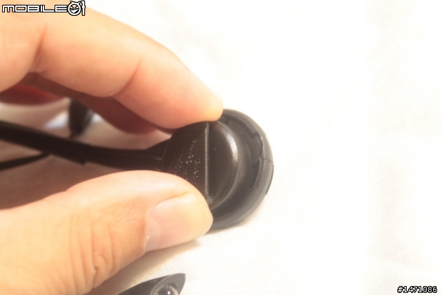 [開箱] 警示燈的另一選擇 BM TOPFIRE Flashlight for helmets