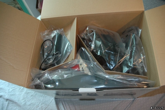 [分享] 一次開兩箱!! PS3 160G+G27