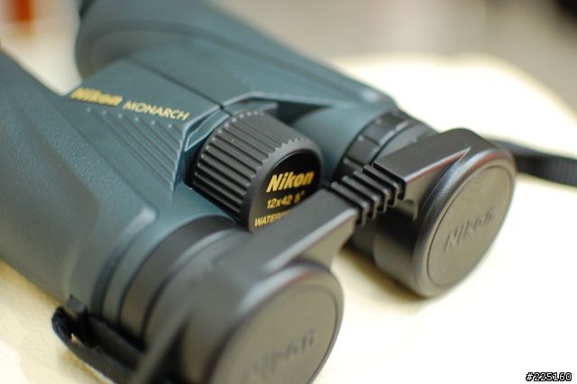 第一次花錢買的望遠鏡NIKON MONARCH 12X42 DCF