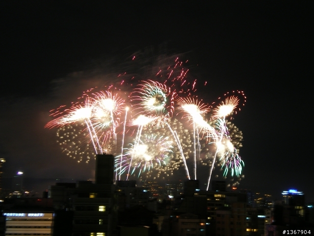 你跟了我3年了，這是我第一次這麼認真的對待你(99.10.10國慶煙火秀-淡水3-5號水門)