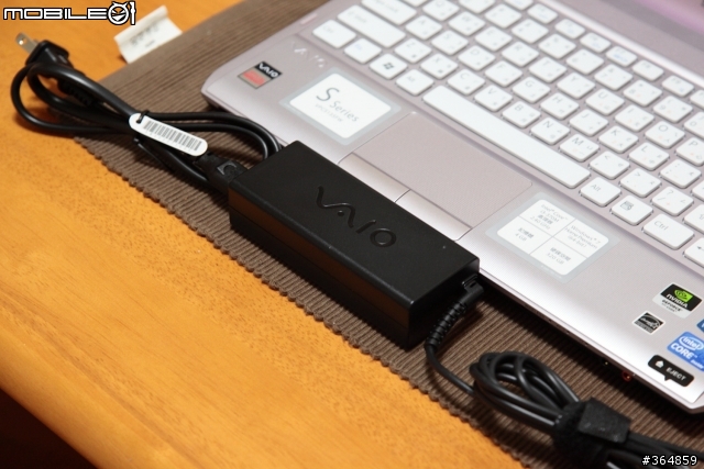 輕薄典雅 SONY VAIO VPCS135FW/P 開箱