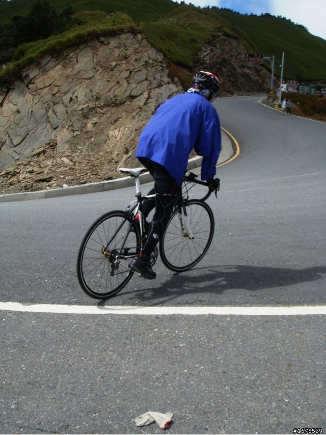 DC車隊...10/17硬要上武嶺之第一次果然很痛