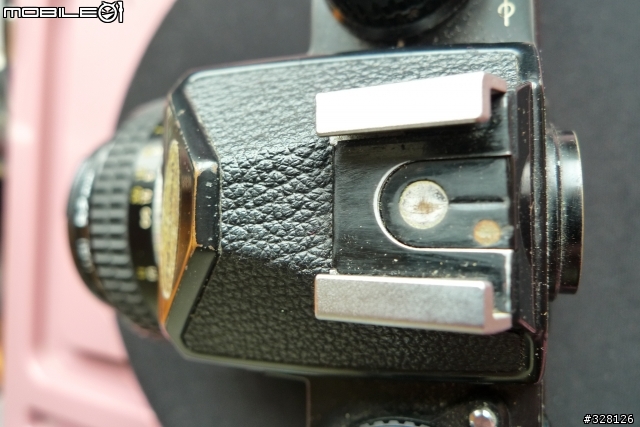 請問NIKON的底片老相機？(補圖補發問）