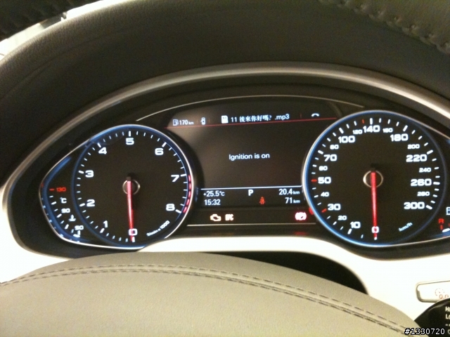 受困五指山  audi車鎖 30秒內快速解鎖!?(補之前new a8圖)