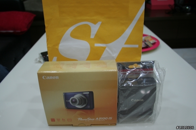 [開箱]Canon-A3100IS，工作小幫手入荷。
