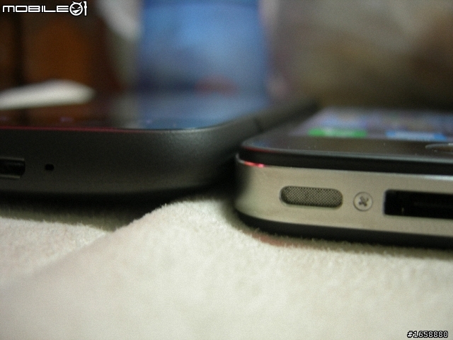 [簡單開箱再更新]台灣神腦版 DESIRE HD 開箱 (更新vs iPhone4)