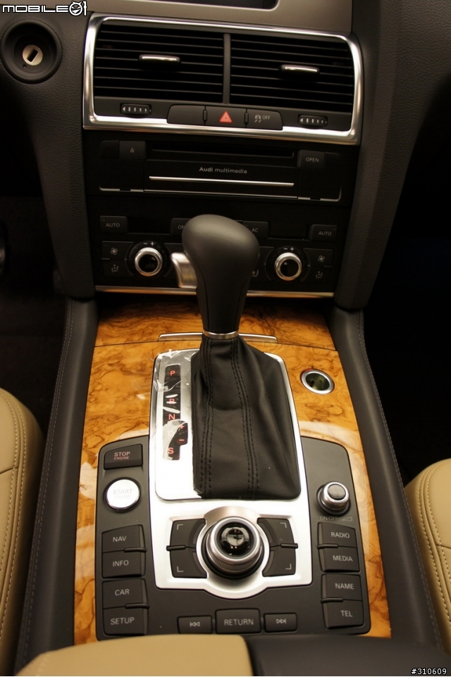 [開箱文] 2011 Audi Q7 3.0TFSI 開箱分享(圖多)