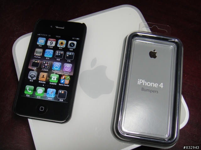 [小開箱]~IPHONE4原廠Bumper~