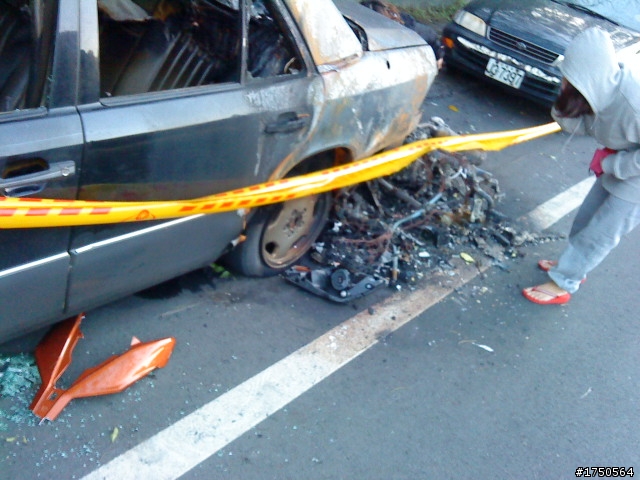 大學讀4年...第一次遇到朋友把車撞到爆炸的XD