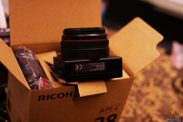 {開箱文} GXR A12 28mm !!