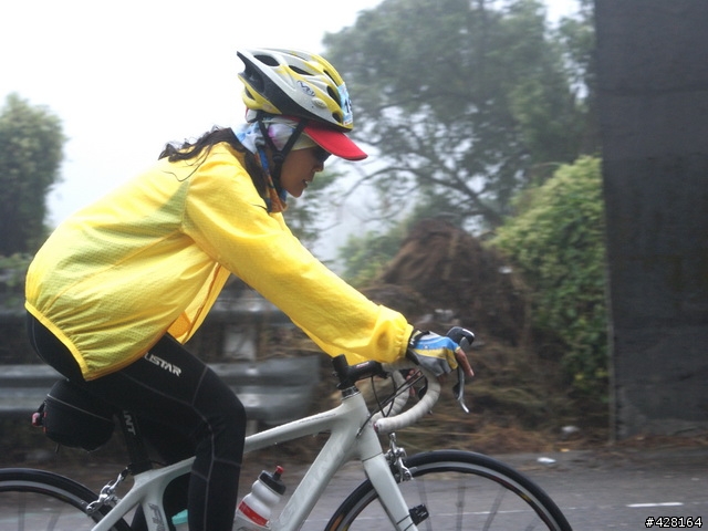 2010 環化賽   楓竹路 爬坡路段  雨 霧 汗水 混和的爬坡