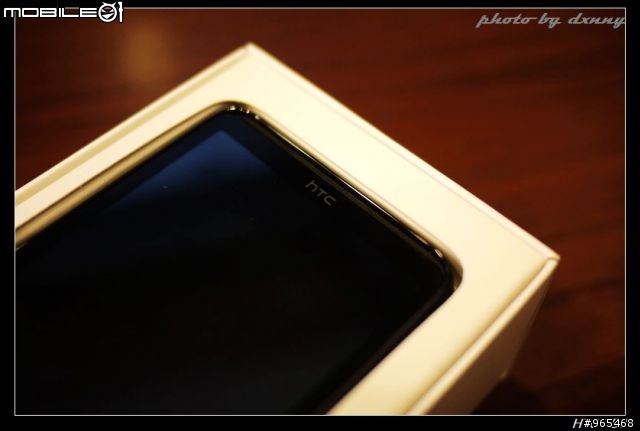 [HTC] HD7 朋友開箱代PO文 第一彈!
