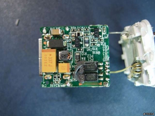 買到品質很差的蘋果外殼小型充電器