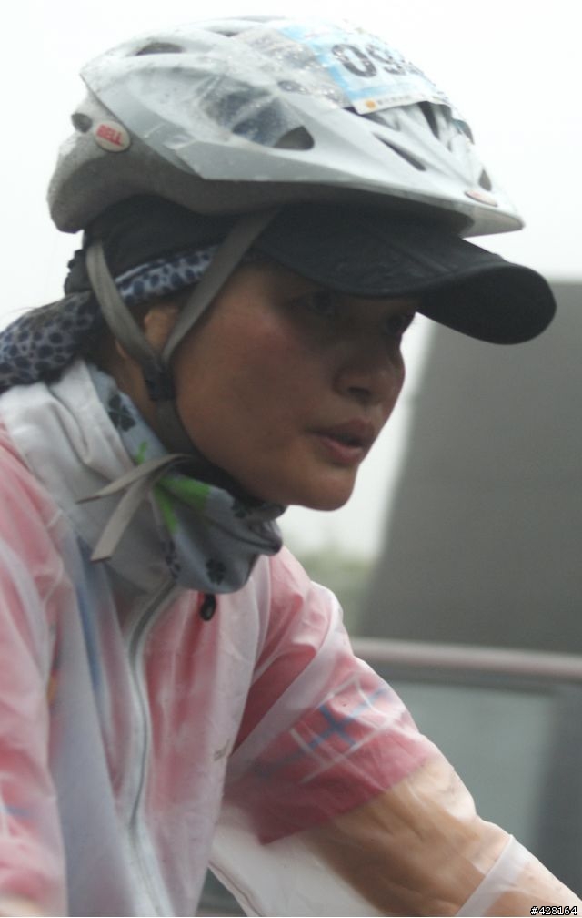 2010 環化賽   楓竹路 爬坡路段  雨 霧 汗水 混和的爬坡