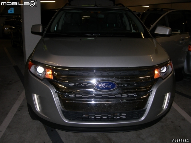 我知道大家都hot Kuga, 那我先PO個美規Ford Edge分享吧