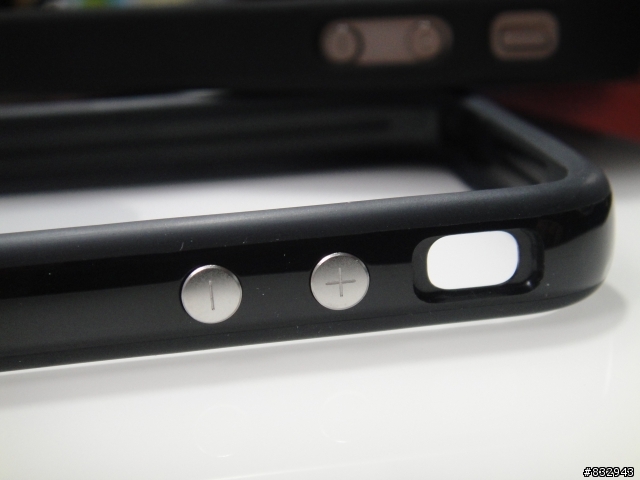 [小開箱]~IPHONE4原廠Bumper~