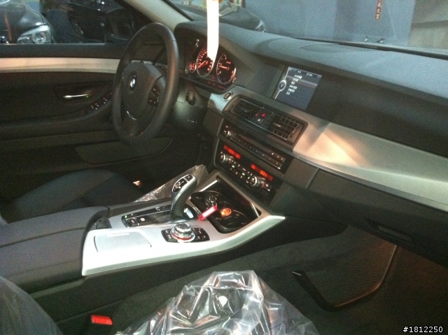 有沒有F11 520D touring 的車友已經交車或是知道安審進度狀況?