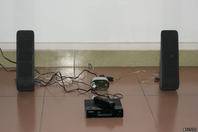 [分享]SONY PC无线音乐传输器 S-AIR技术  把它使用在UX18C筆電上....