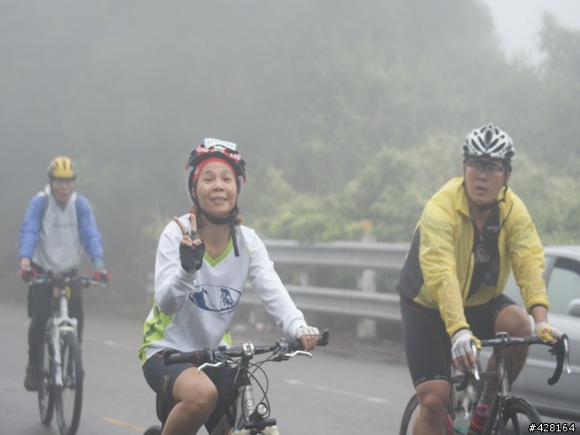 2010 環化賽   楓竹路 爬坡路段  雨 霧 汗水 混和的爬坡