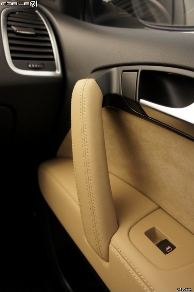[開箱文] 2011 Audi Q7 3.0TFSI 開箱分享(圖多)