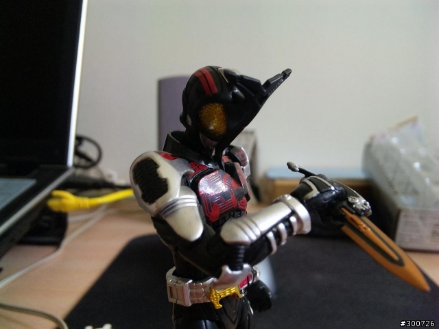 【開箱】S.H.Figuarts Masked Rider Dark Kabuto 暗兜
