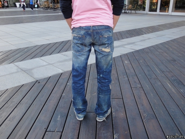 超不專業分享~~DSQUARED2  Ripped Jeans 實穿圖