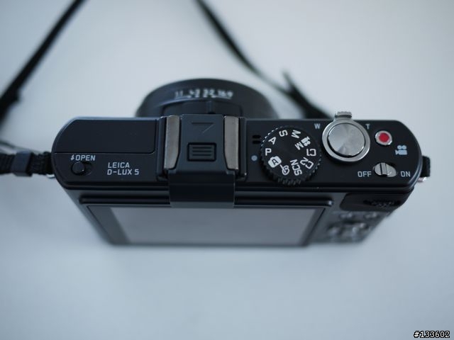 [分享] 我的第一台小可樂標 LEICA D-LUX5 (同場加映與女友一號合照)