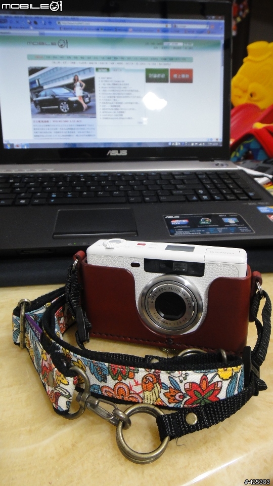 [分享] 相機皮套與相機揹帶 For Fujifilm Natura Classica White