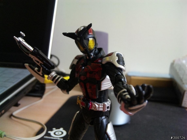 【開箱】S.H.Figuarts Masked Rider Dark Kabuto 暗兜